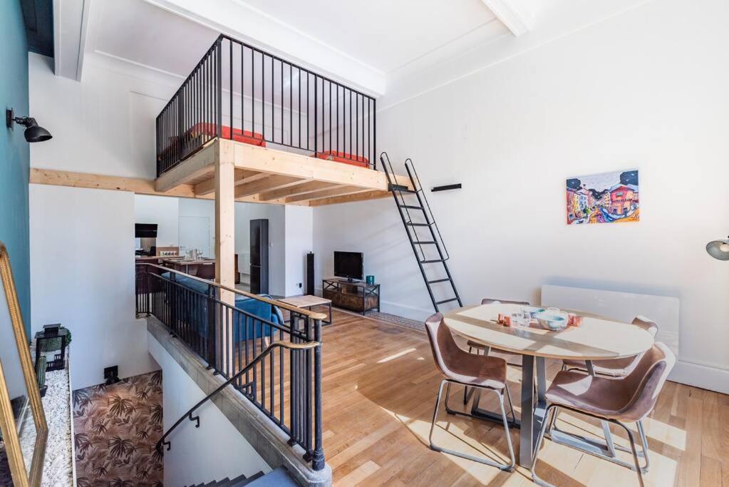 Loft Ancienne Banque De France Appartamento Le Puy-en-Velay Esterno foto